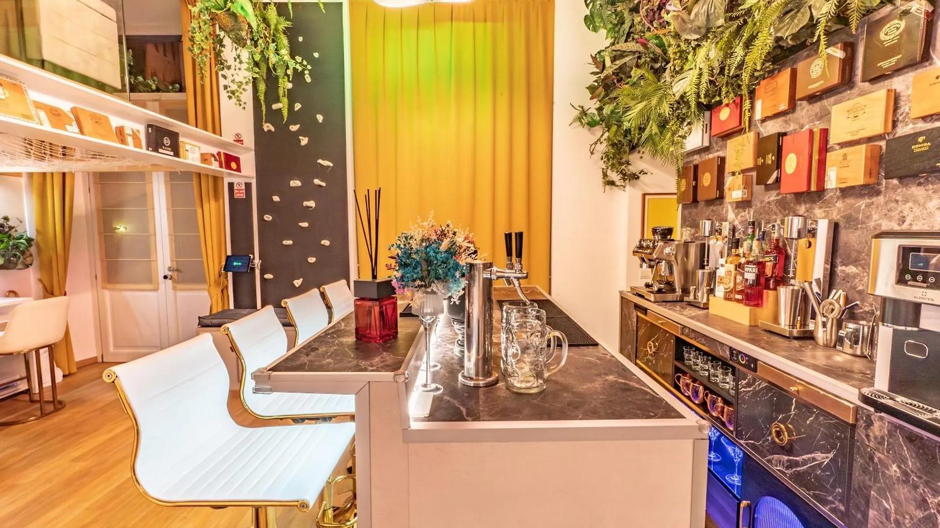 Lägenhet Luxe & Central Haven - Jacuzzi, Sauna, Steam, Private Parking Como Italien