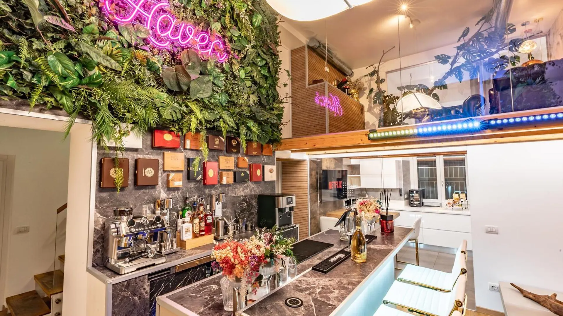 Luxe & Central Haven - Jacuzzi, Sauna, Steam, Private Parking Como