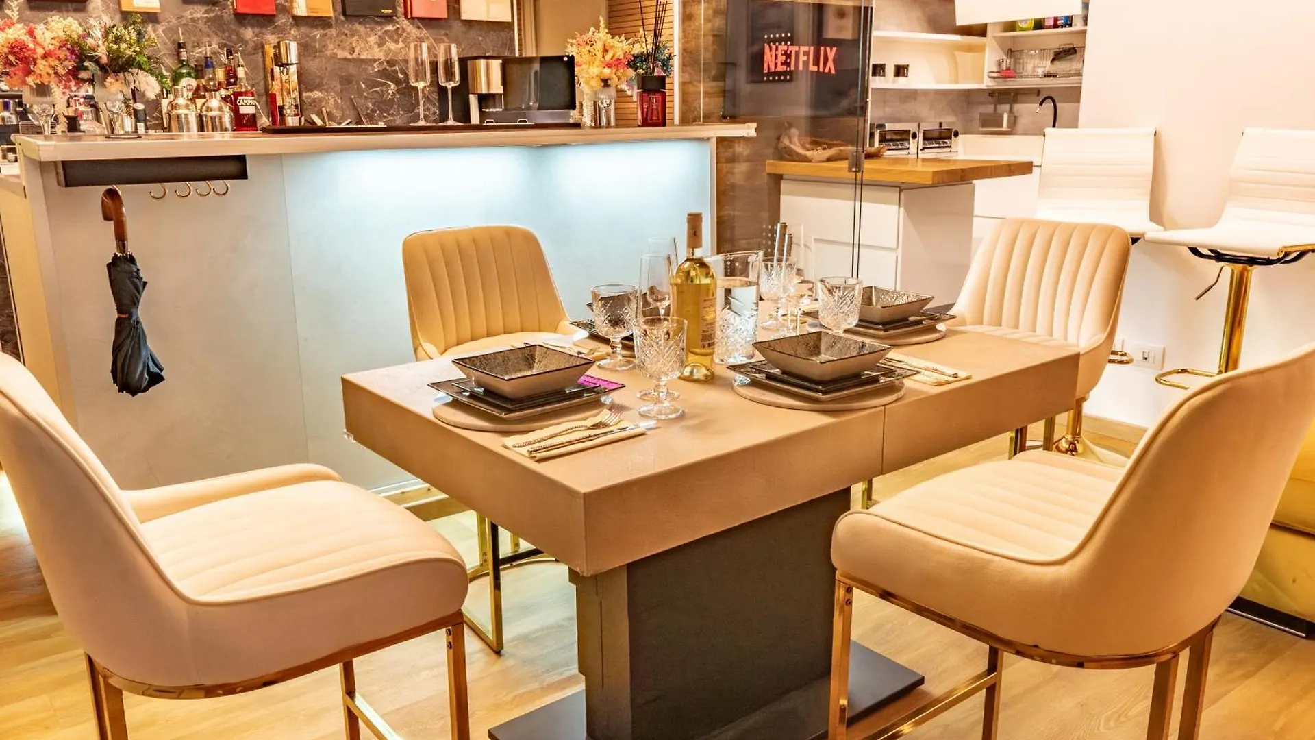 Luxe & Central Haven - Jacuzzi, Sauna, Steam, Private Parking Como Italien