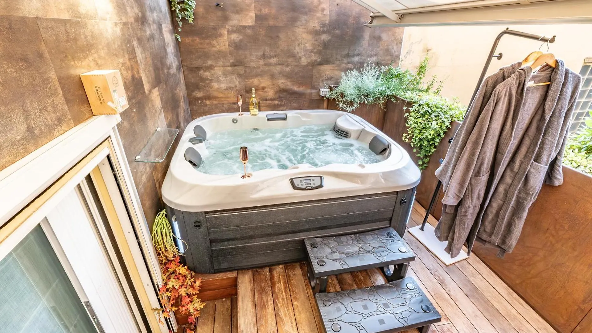 Luxe & Central Haven - Jacuzzi, Sauna, Steam, Private Parking Como Italien