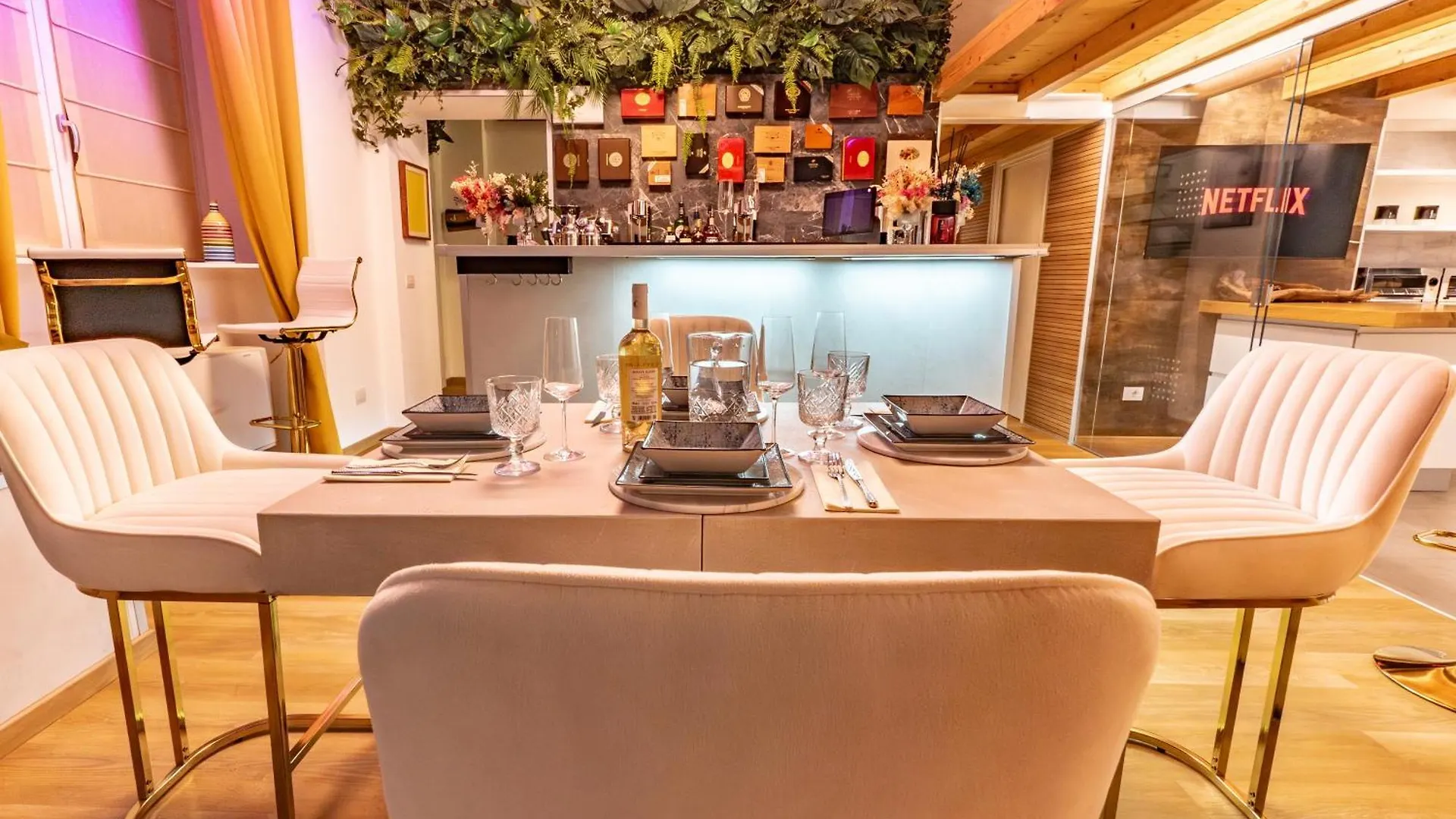 Luxe & Central Haven - Jacuzzi, Sauna, Steam, Private Parking Como 0*,