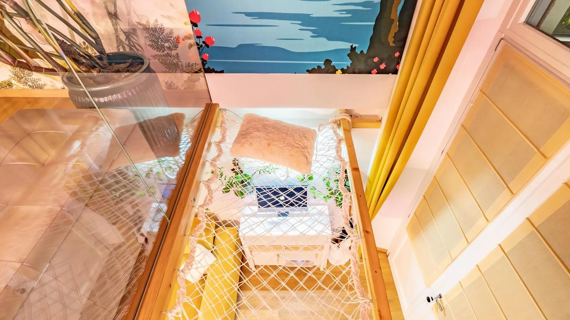 Luxe & Central Haven - Jacuzzi, Sauna, Steam, Private Parking Como Apartment