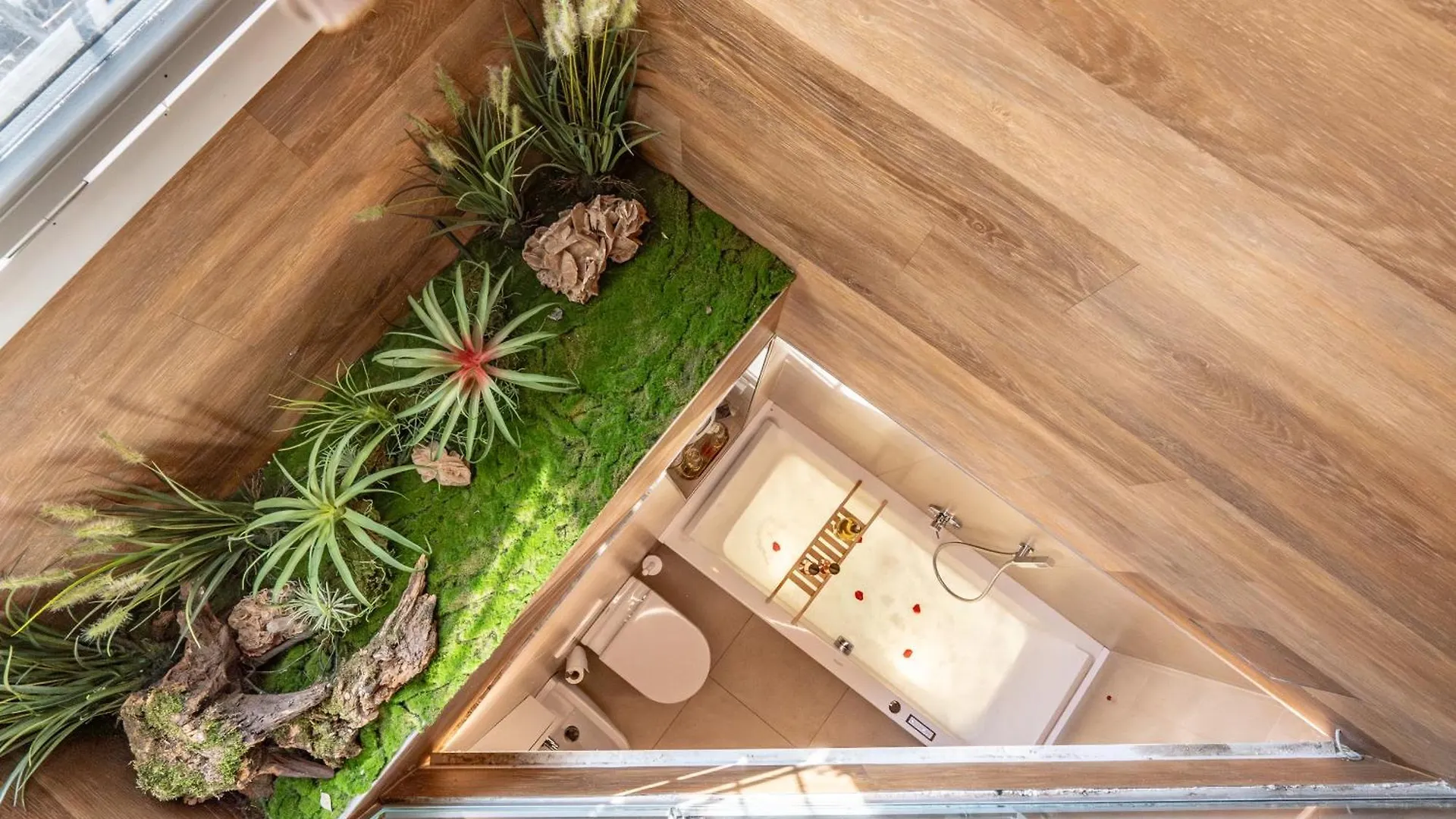 Apartment Luxe & Central Haven - Jacuzzi, Sauna, Steam, Private Parking Como Italy