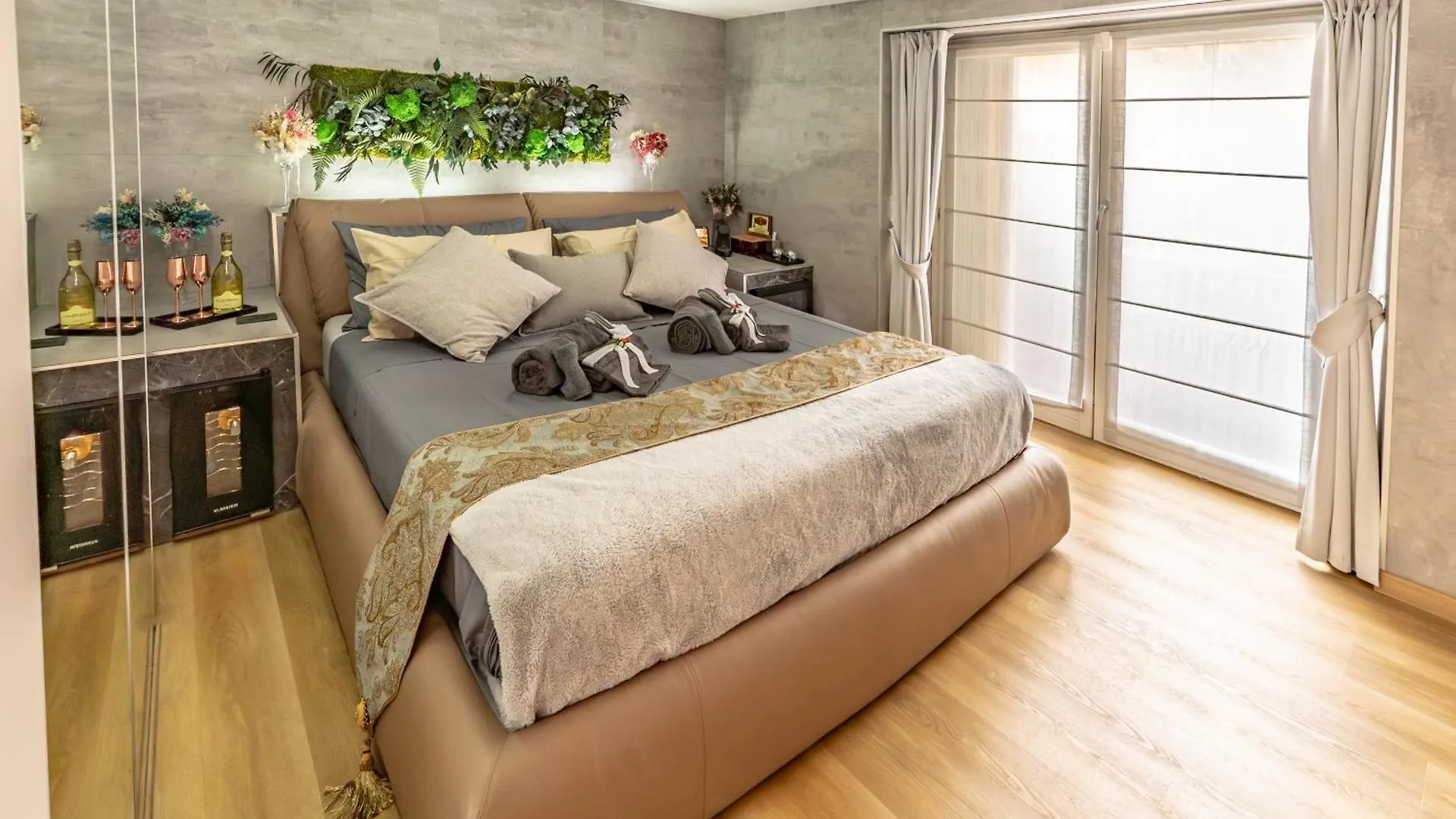 Apartment Luxe & Central Haven - Jacuzzi, Sauna, Steam, Private Parking Como
