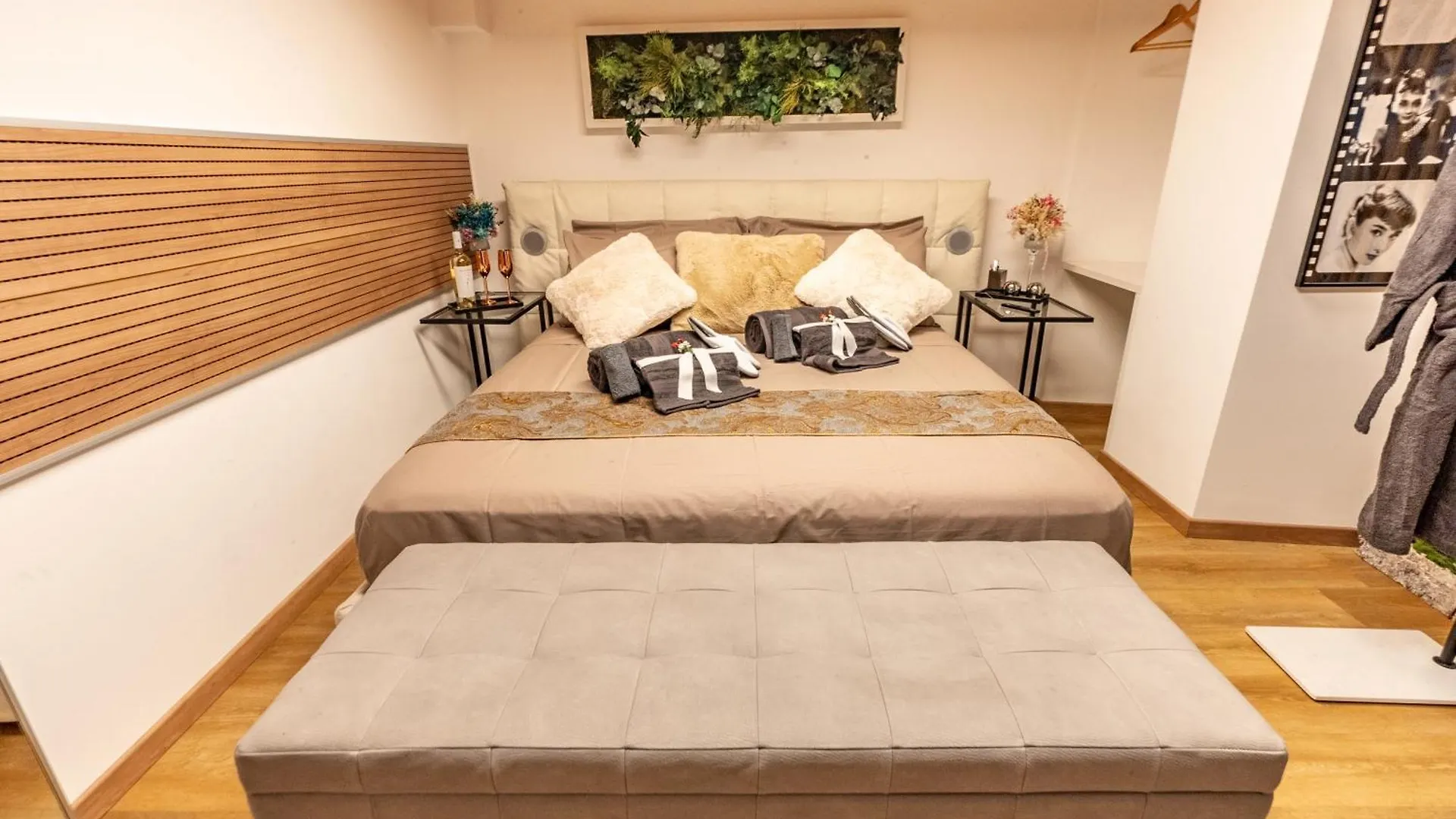 Luxe & Central Haven - Jacuzzi, Sauna, Steam, Private Parking Como 0*,