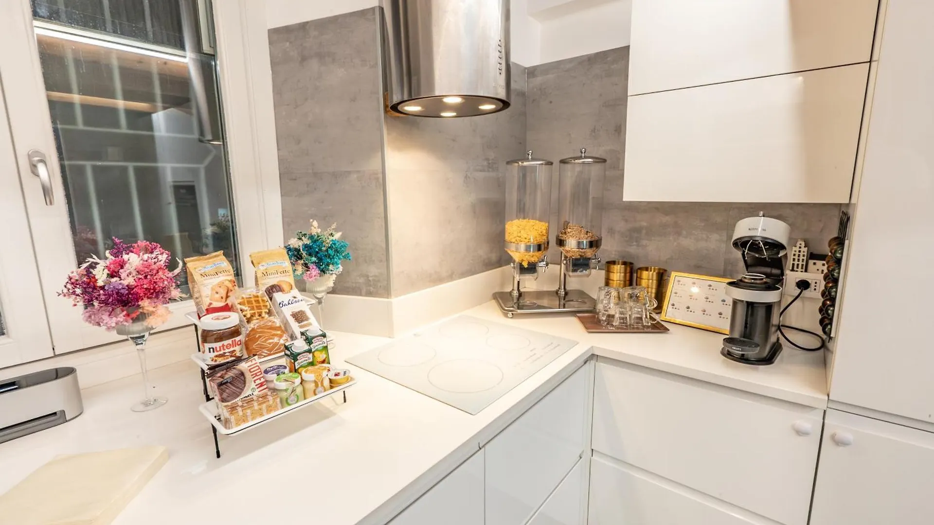 Luxe & Central Haven - Jacuzzi, Sauna, Steam, Private Parking Como 0*,